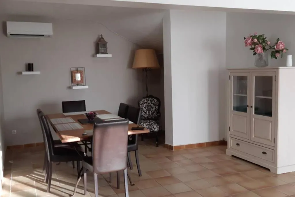 Appartement Spacieux Et Chaleureux A Grasse 0*,  France