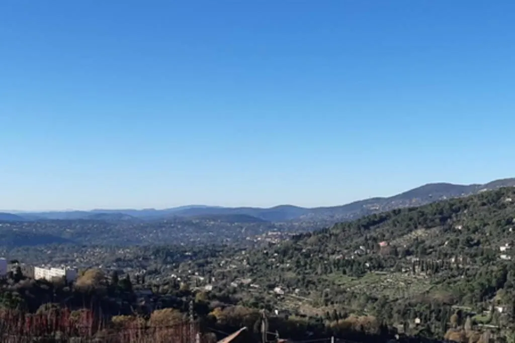 Apartment Appartement Spacieux Et Chaleureux A Grasse France