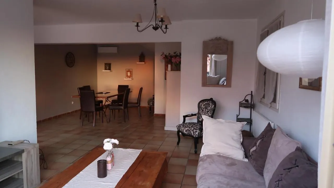 Apartment Appartement Spacieux Et Chaleureux A Grasse